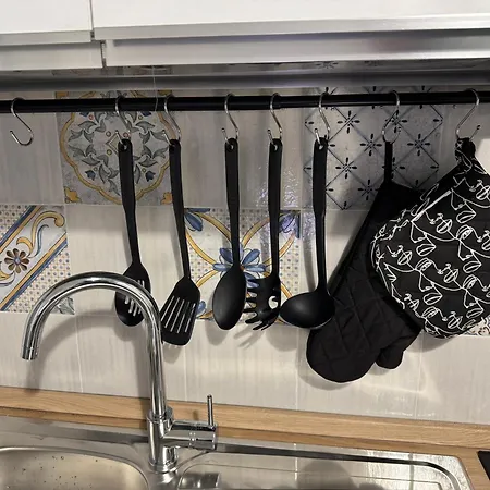 Black Angel Oak Bari